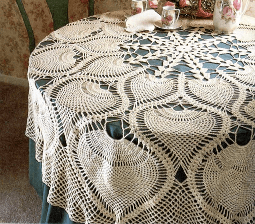 Heirloom Pineapple Tablecloth Crochet Pattern by Pearl Shore Cat