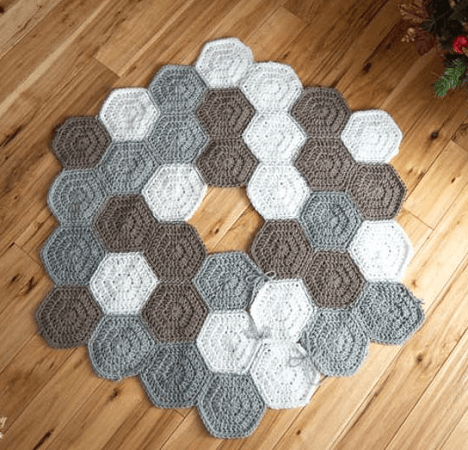 Hexagon Tree Skirt Crochet Pattern by Whistle And Ivy