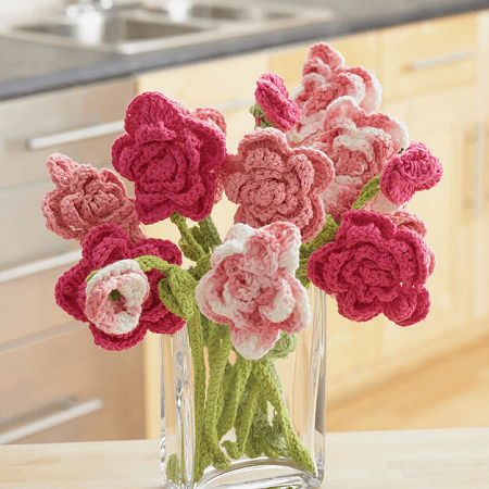 Cream Rose Bouquet Crochet Flower Pattern by Yarnspirations