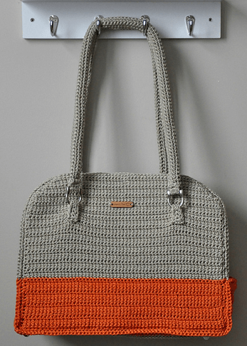 Crochet Penny Purse Pattern by Sincerely Pam