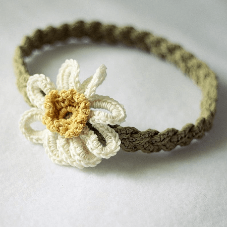 Daisy Braided Headband Crochet Pattern by Mon Petit Violon