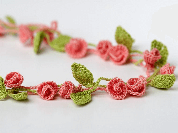 Crochet Rose Necklace Pattern by Yarn Twist