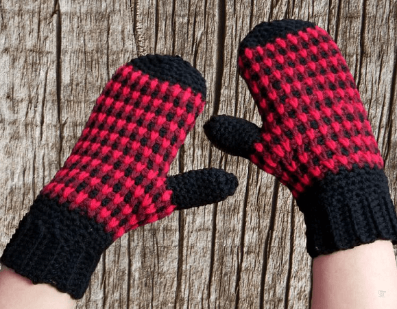 Micro Plaid Easy Crochet Mittens Pattern by Hug A Hooker