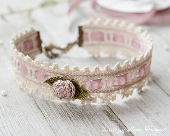 Antique Lace Wedding Choker Crochet Pattern by Kirsten Holloway 