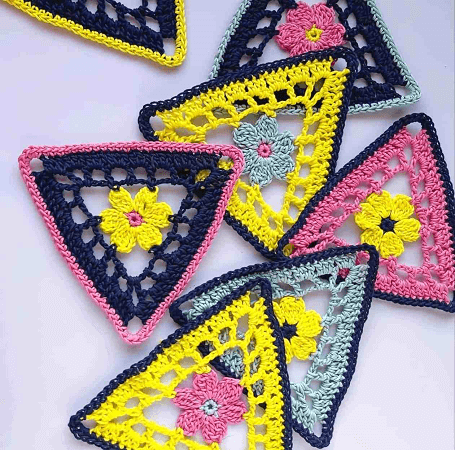 Crochet Flower Bunting Pattern by Annie Design Crochet