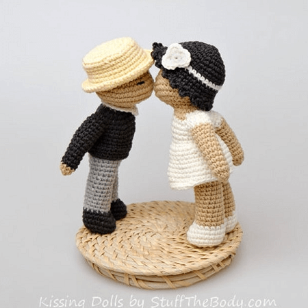 Kissing Dolls Amigurumi Crochet Valentine Pattern by Stuff The Body