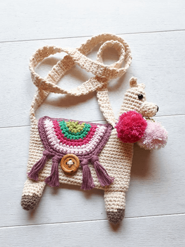 Llama Purse Crochet Pattern by Birds And Crickets