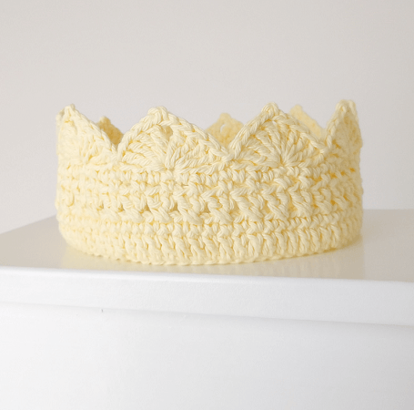 Queen Bee Adult Crochet Crown Pattern by 1 Dog Woof