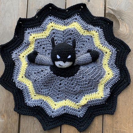 Batman Security Blanket Crochet Pattern by Paula Virmasalo