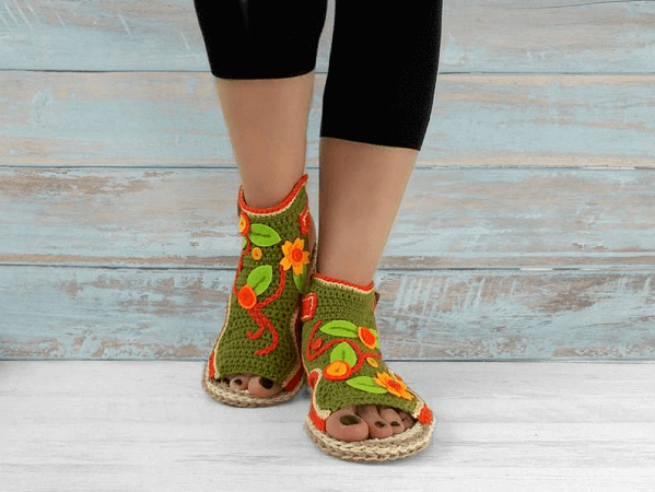Crochet Boho Sandals Pattern by Magic 4 Kids