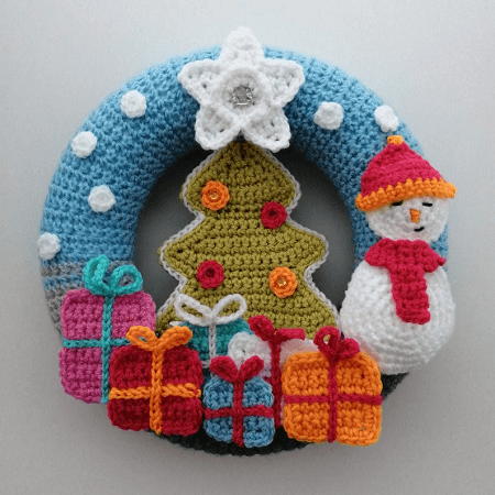 Christmas Tree Wreath Crochet Pattern by Hook And Marvellous