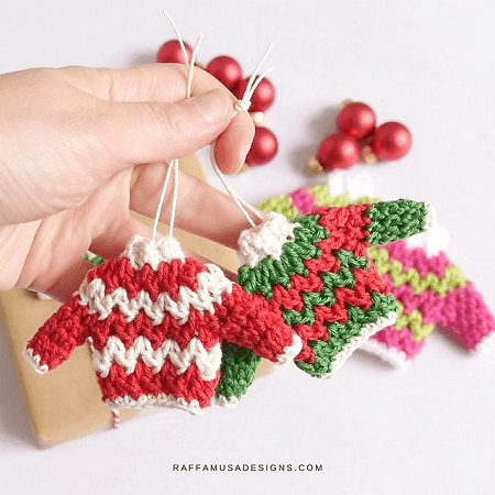 Ugly Sweater Ornament Crochet Pattern by Rafaella Tassoni