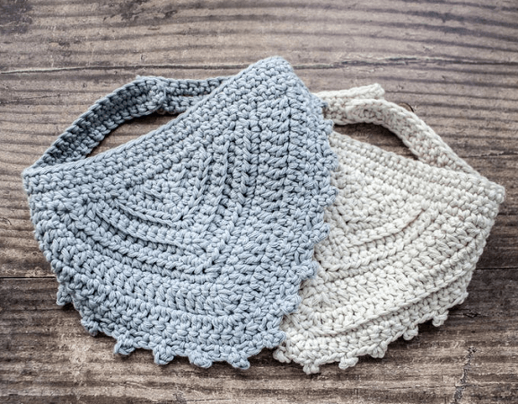 Baby Dribble Bib Crochet Pattern by Sarling Crochet