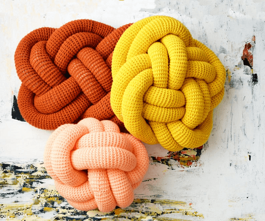 Crochet Knot Pillows Pattern by Midknits