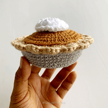 Mini Crochet Pumpkin Pie Pattern by Lulu's Little Shop