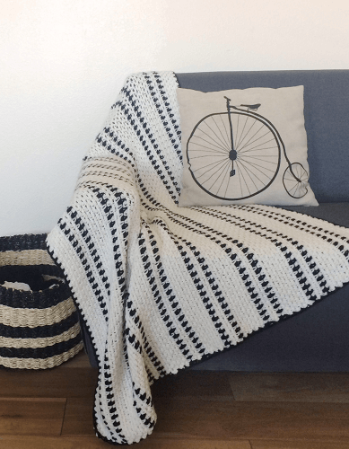 Crochet Modern Moss Stitch Blanket Pattern by Daisy Farm Crafts