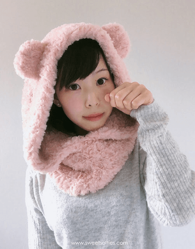 Fluffy Hooded Bear Cowl Crochet Pattern by Sweet Softies