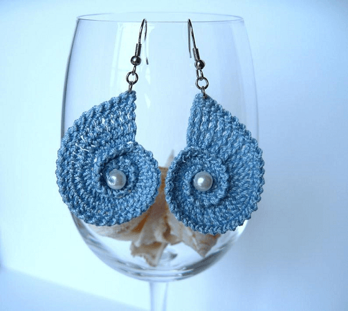 Sea Shell Earrings Crochet Pattern by Golden Lucy Crafts