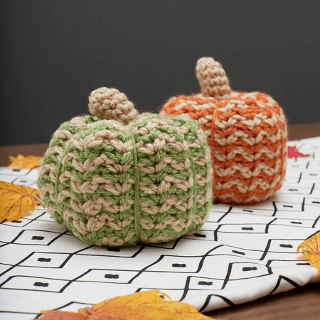 Spicy Crochet Pumpkins Pattern by Red Heart