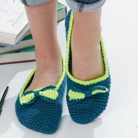 Bow Tie Slippers Crochet Pattern by Yarnspirations