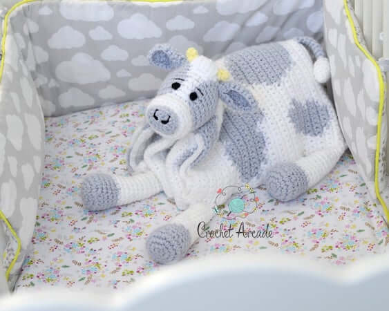 Cow Baby Blanket Crochet Pattern by Crochet Arcade