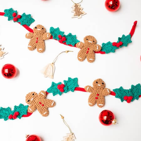 Crochet Christmas Garland Pattern by Hoooked Yarn