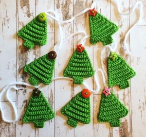 25 Festive Crochet Christmas Garland Patterns - Crochet News