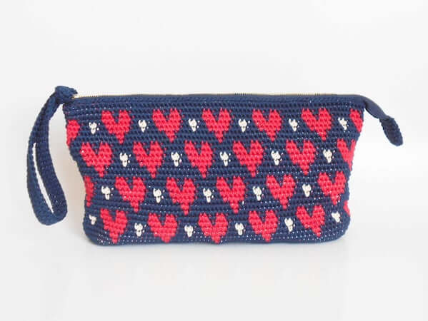 Hearts Clutch Tapestry Crochet Pattern by Chabe Patterns