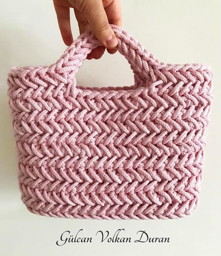 Herringbone Handbag Crochet Pattern by Yarn And Hooks