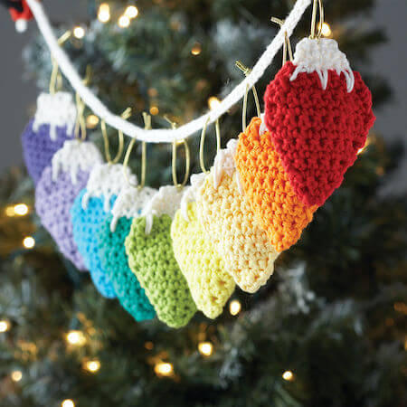 Holiday Lights Garland Crochet Pattern by Yarnspirations