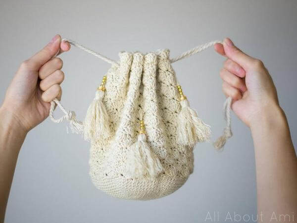 Regency Reticule Crochet Pattern by All About Ami