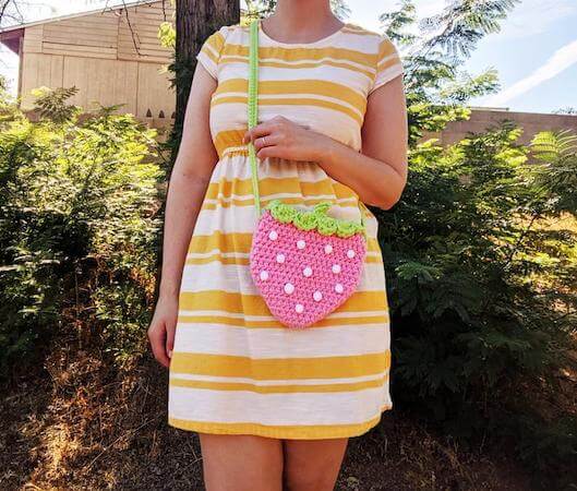 Strawberry Crossbody Bag Crochet Pattern by Hello Happy