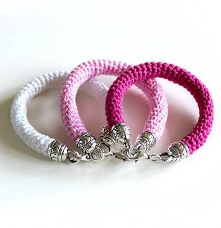 Crochet Bracelet Pattern by Wilmade