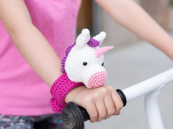 Crochet Unicorn Slap Bracelet Pattern by Whistle And Ivy