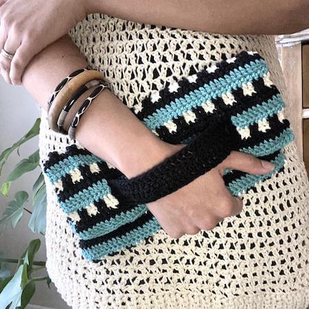 Scrapadoodle Clutch Crochet Pattern by Crafting 4 Weeks