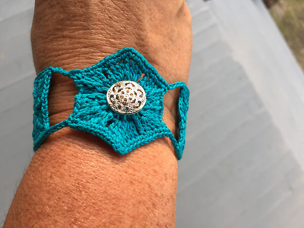 Sea Glass Bracelet Crochet Pattern by Joyce Geisler