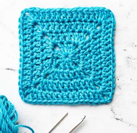 Solid Granny Square Crochet Pattern For Beginners by Sarah Maker