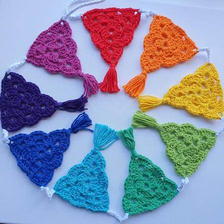Easy Crochet Rainbow Bunting Pattern by Robynne And Rach
