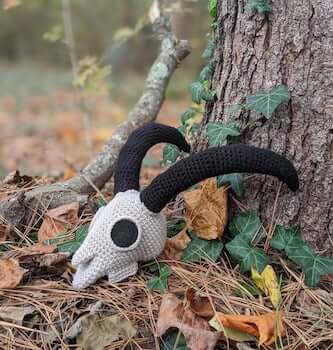 Goat Skull Amigurumi Crochet Pattern by Deprecat