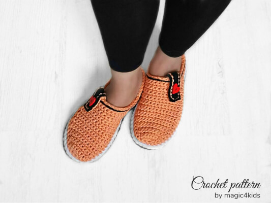 Women Basic Crochet Clogs Slippers Pattern by Magic4kids
