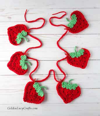 Strawberry Garland Crochet Fruit Pattern by Golden Lucy Crafts