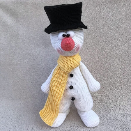 Amigurumi Snowman Crochet Pattern by ELGungorToys