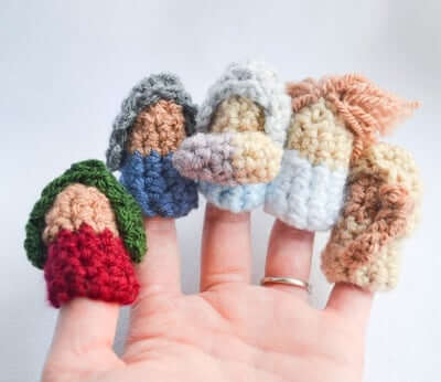 Nativity Finger Puppets Free Crochet Pattern by Amelia Makes
