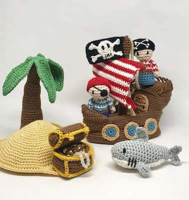 Pirate Set Crochet Pattern by Amigurumisnl