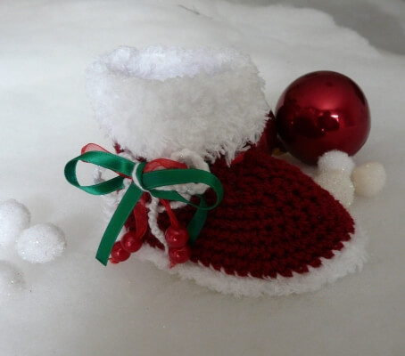 Baby Santa Boots Crochet Pattern by ElodyKnitsforKids