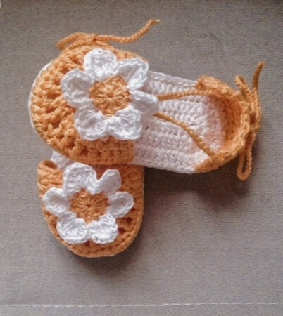 Baby Spring Shoes Pattern by GBCrochetPatterns