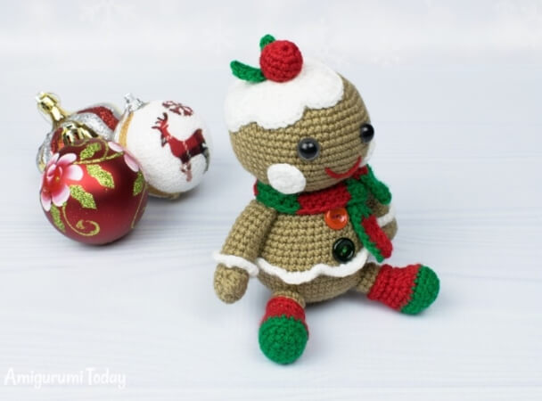 Christmas Amigurumi Gingerbread Man Crochet Pattern by Amigurumi Today