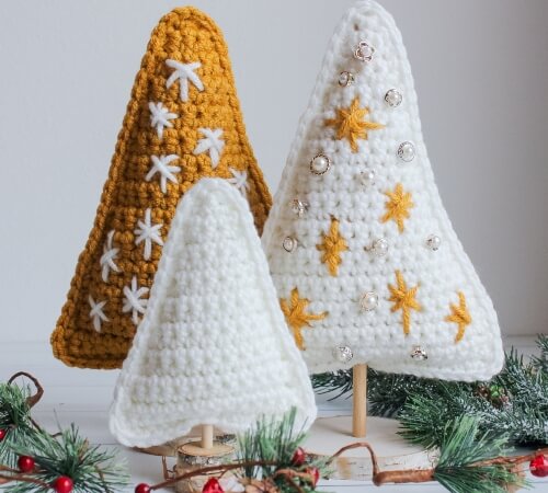 Crochet Christmas Tree Stand Decor Pattern from NanasCraftyHome