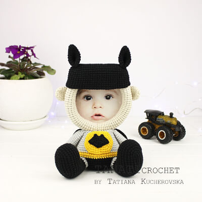 Crochet Pattern of Photo Frame BAT Superhero by TANATIcrochet