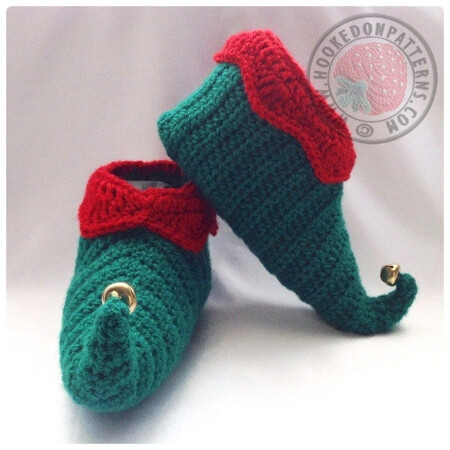 Curly Toes Elf Slipper Crochet Pattern by HookedoPatterns